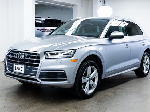Used 2018 Audi Q5 2.0T Premium Plus w/ Premium Plus Package image 3