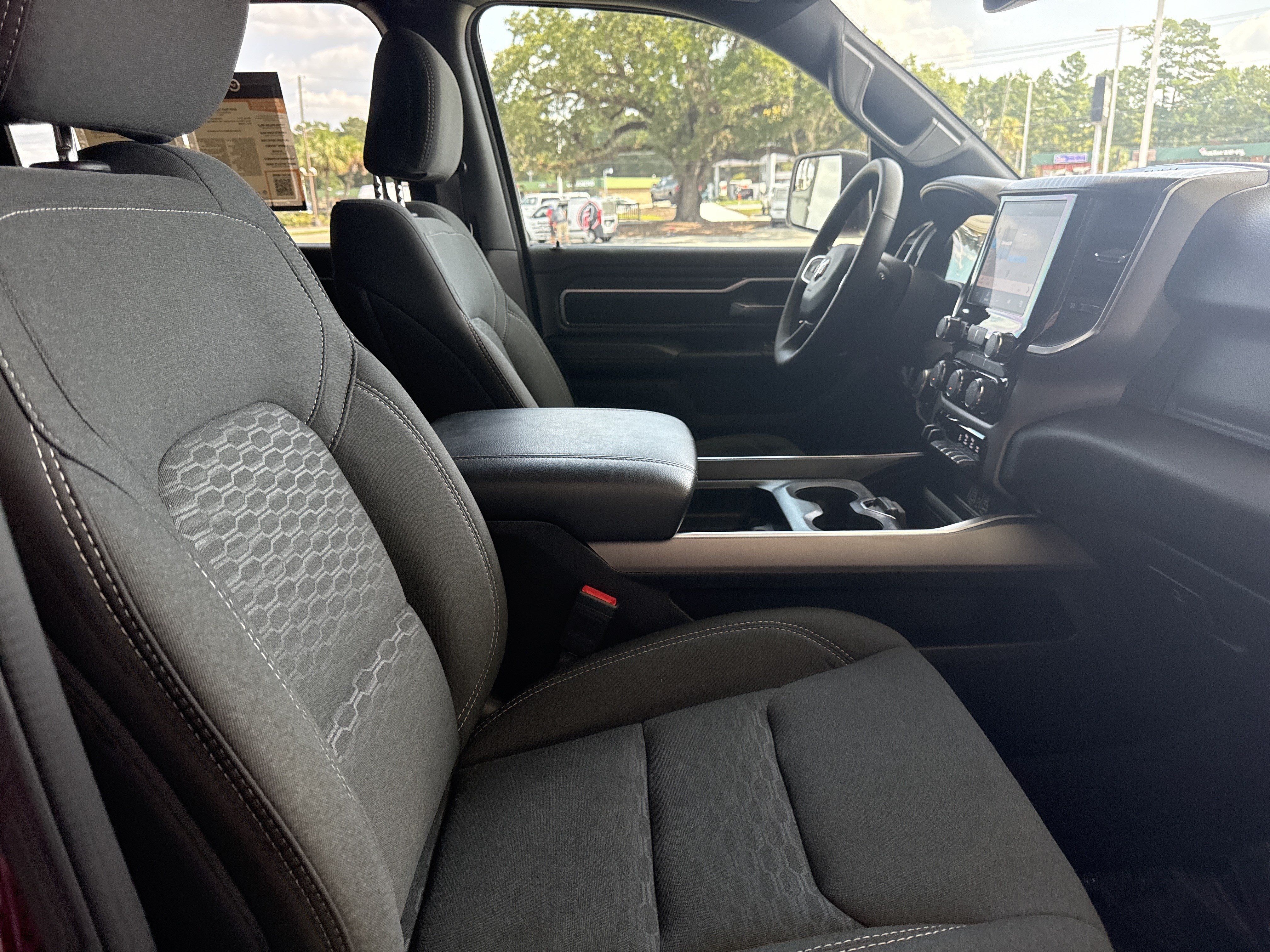 Used 2025 RAM 1500 Big Horn AWD/4WD image 30