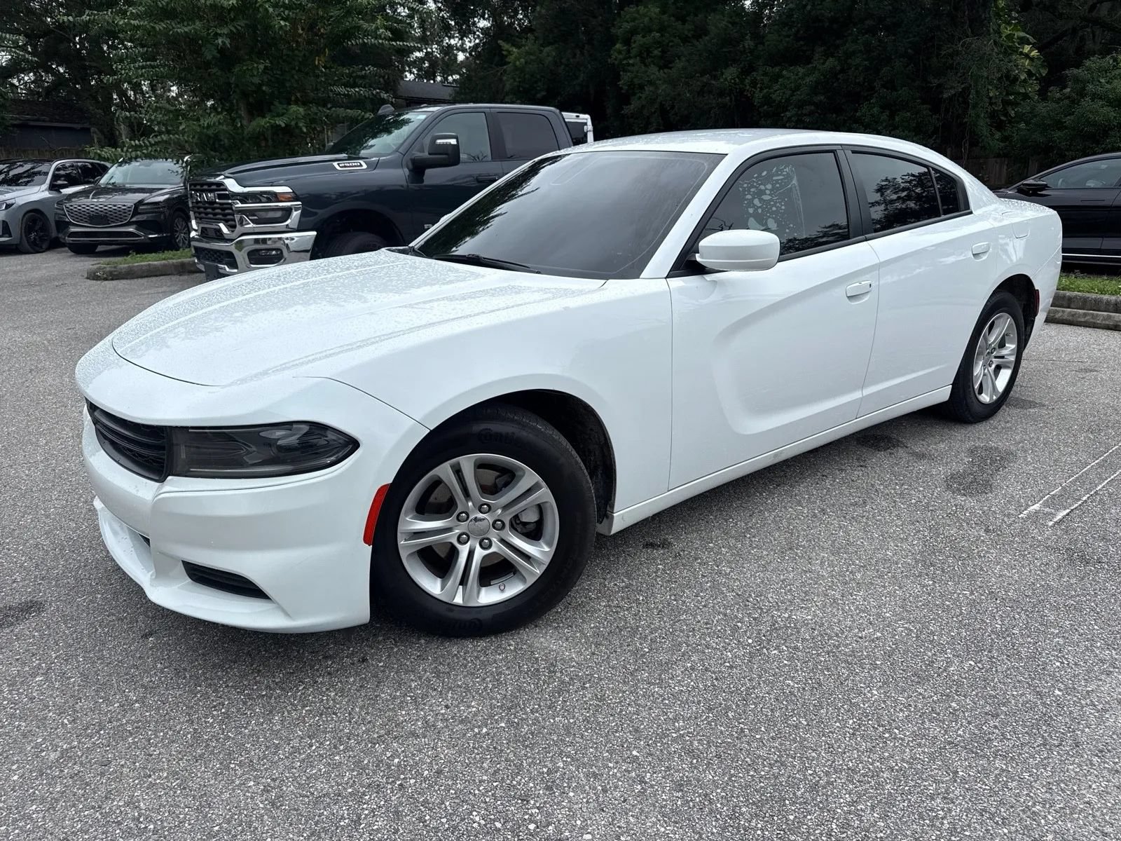 Used 2022 Dodge Charger SXT RWD image 3