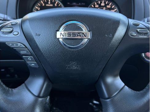 Used 2015 Nissan Pathfinder SL FWD image 13
