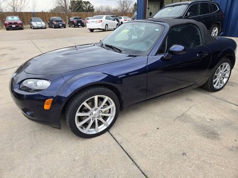 Used 2007 MAZDA MX-5 Miata Touring w/ Suspension Pkg image 2