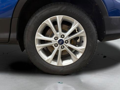 Used 2017 Ford Escape SE w/ Equipment Group 201A FWD image 27