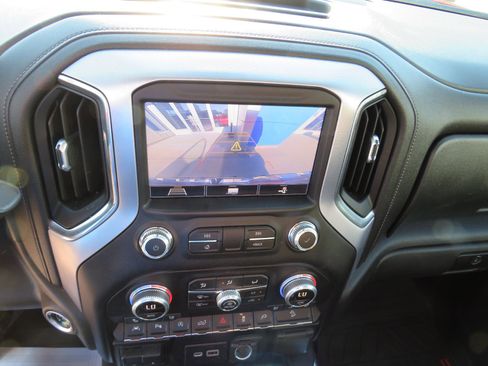 Used 2020 GMC Sierra 1500 SLT w/ SLT Premium Plus Package image 9