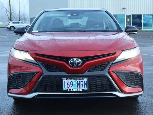 Used 2022 Toyota Camry XSE image 9