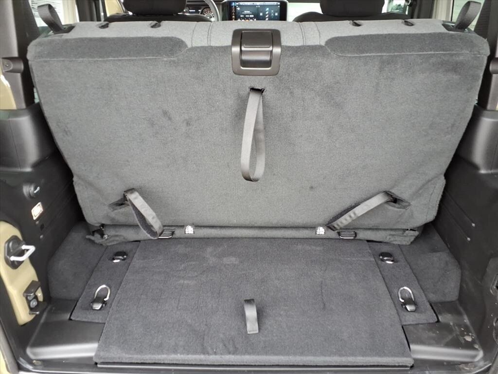 Used 2026 Jeep Wrangler Sport AWD/4WD image 15