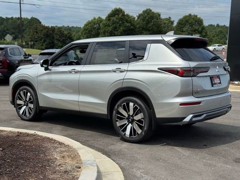 New 2025 Mitsubishi Outlander SE AWD/4WD image 8