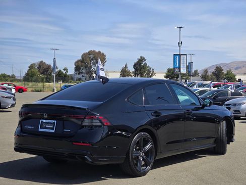 Certified 2025 Honda Accord Sport image 7