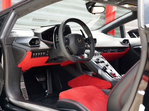 Used 2015 Lamborghini Huracan LP 610-4 AWD/4WD image 19