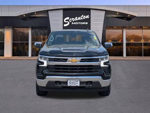 Used 2022 Chevrolet Silverado 1500 LT AWD/4WD image 8