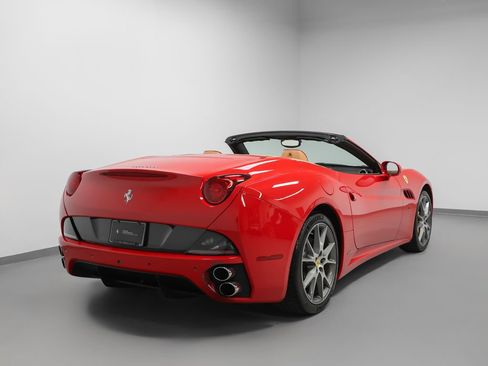 Used 2010 Ferrari California RWD image 36