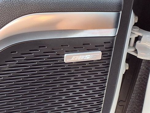 Used 2025 GMC Acadia Elevation image 12