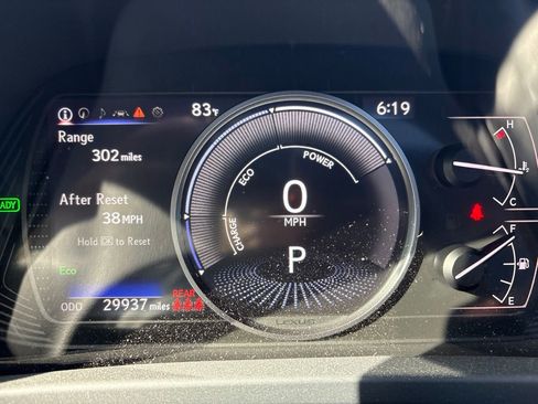 Used 2024 Lexus UX 250h FWD w/ Premium Package image 25