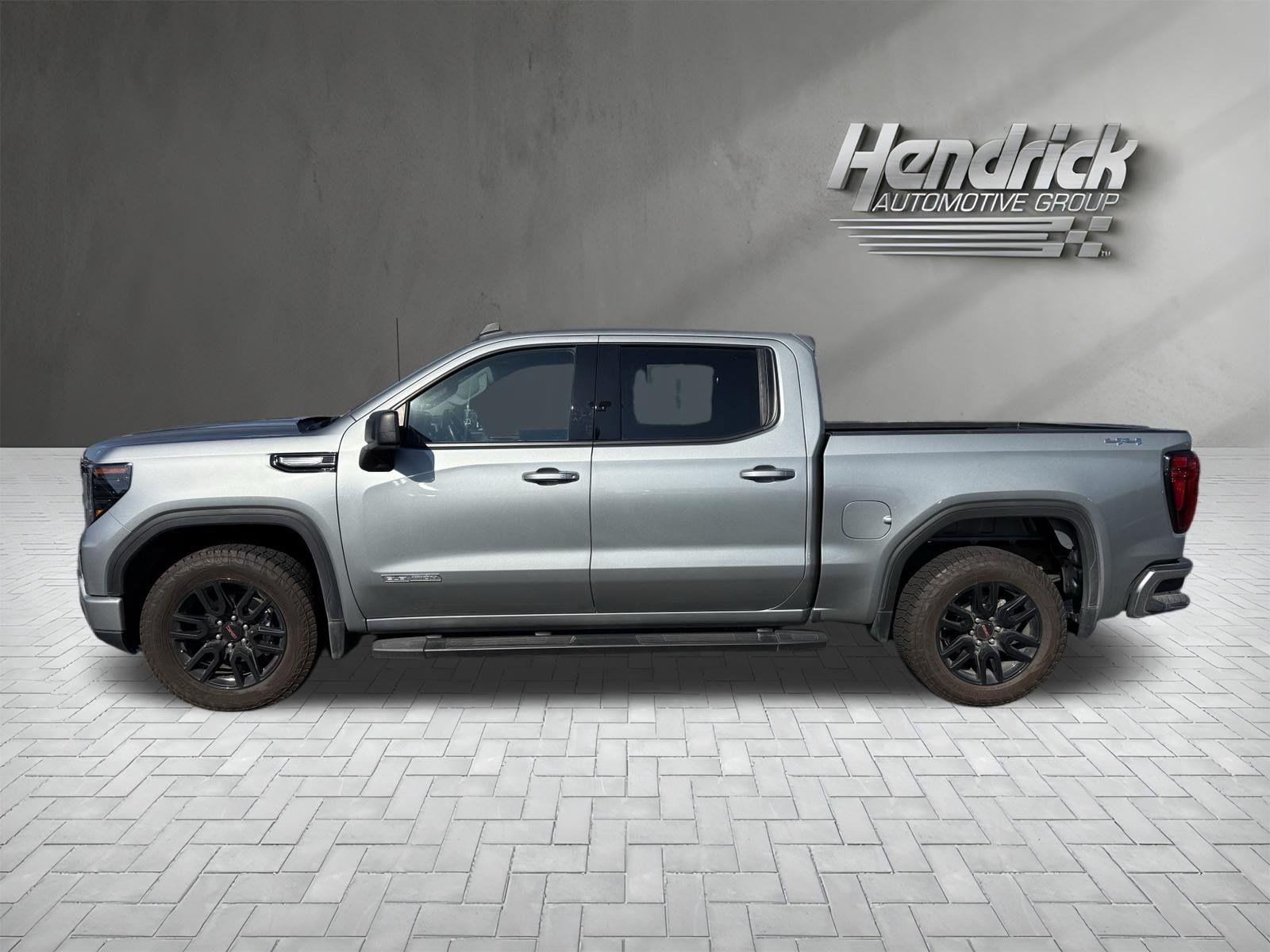 Used 2024 GMC Sierra 1500 Elevation w/ LPO, Elevation Black Package AWD/4WD image 8