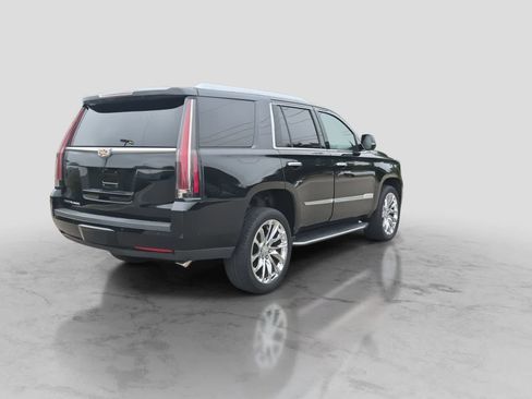 Used 2019 Cadillac Escalade Luxury w/ LPO, Radiant Package AWD/4WD image 8