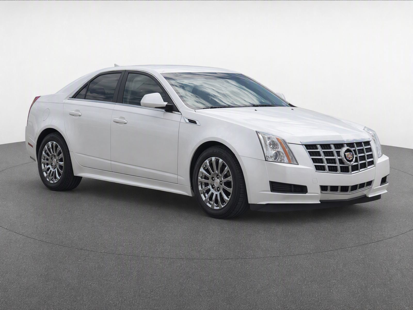 Used 2013 Cadillac CTS Luxury RWD image 2
