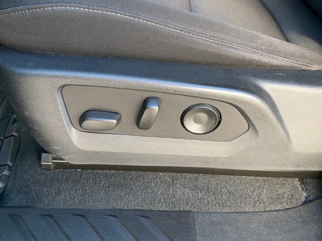 Used 2023 Chevrolet Colorado Trail Boss w/ Technology Package AWD/4WD image 17