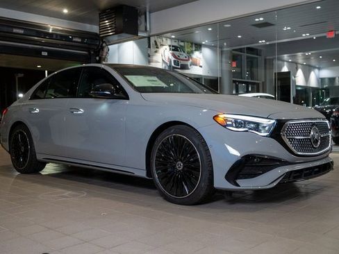 New 2026 Mercedes-Benz E 350 4MATIC Sedan image 1