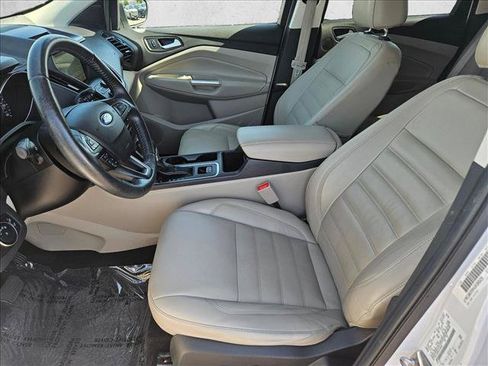 Used 2017 Ford Escape SE w/ SE Leather Comfort Package FWD image 16