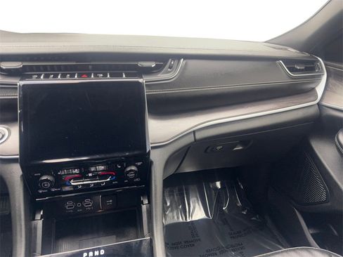 Used 2024 Jeep Grand Cherokee L Limited w/ Luxury Tech Group II image 59