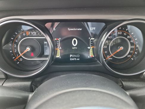 Used 2020 Jeep Gladiator Overland w/ Safety Group AWD/4WD image 4