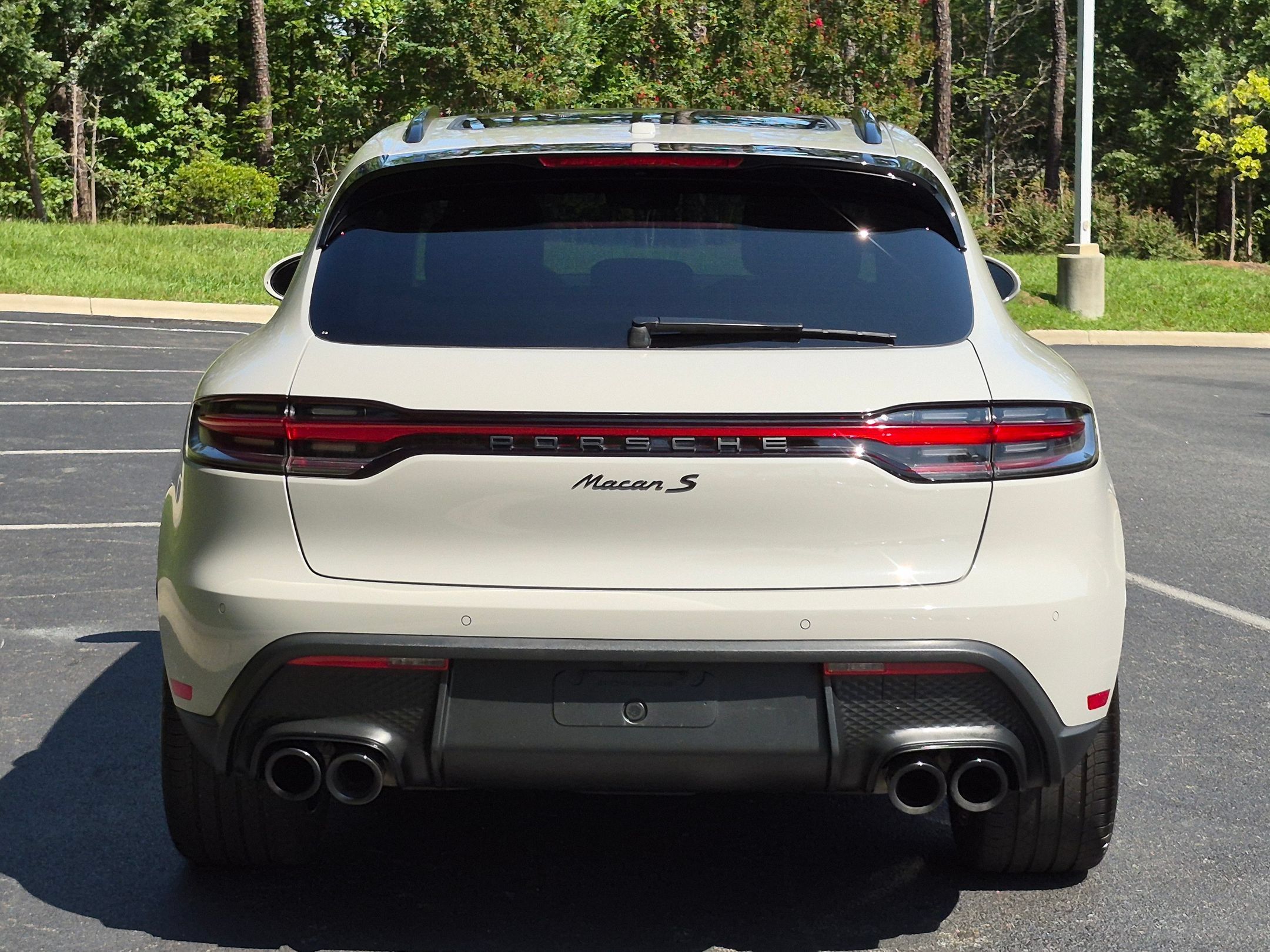Certified 2024 Porsche Macan S AWD/4WD image 28