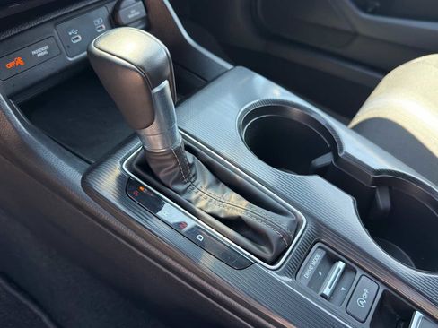 Used 2025 Honda Civic Sport image 11