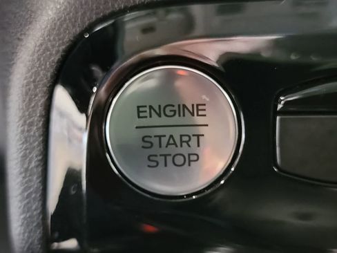 Used 2025 Ford Escape SE FWD image 23