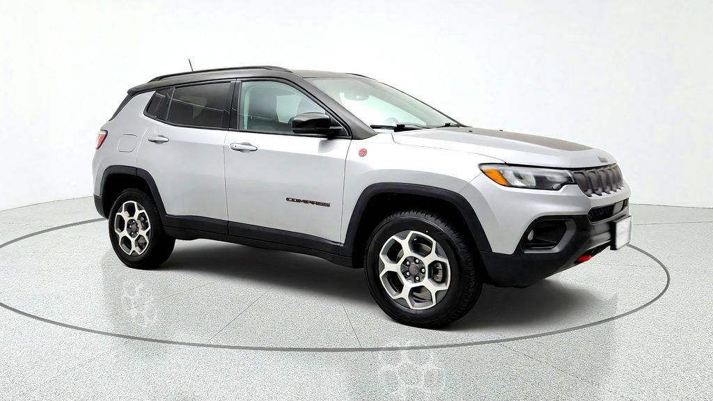 Used 2022 Jeep Compass Trailhawk w/ Sun and Sound Group AWD/4WD image 3
