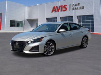 Used 2023 Nissan Altima 2.5 SL image 1