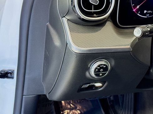 Used 2022 Mercedes-Benz C 300 Sedan image 10