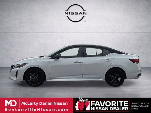 Used 2024 Nissan Sentra SR FWD image 3
