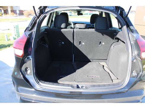 Used 2024 Nissan Kicks SR image 9