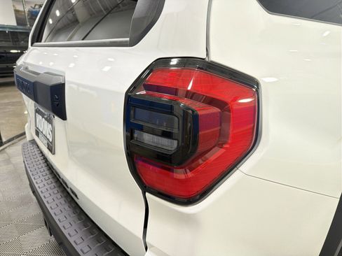 Used 2025 Toyota 4Runner SR5 AWD/4WD image 18