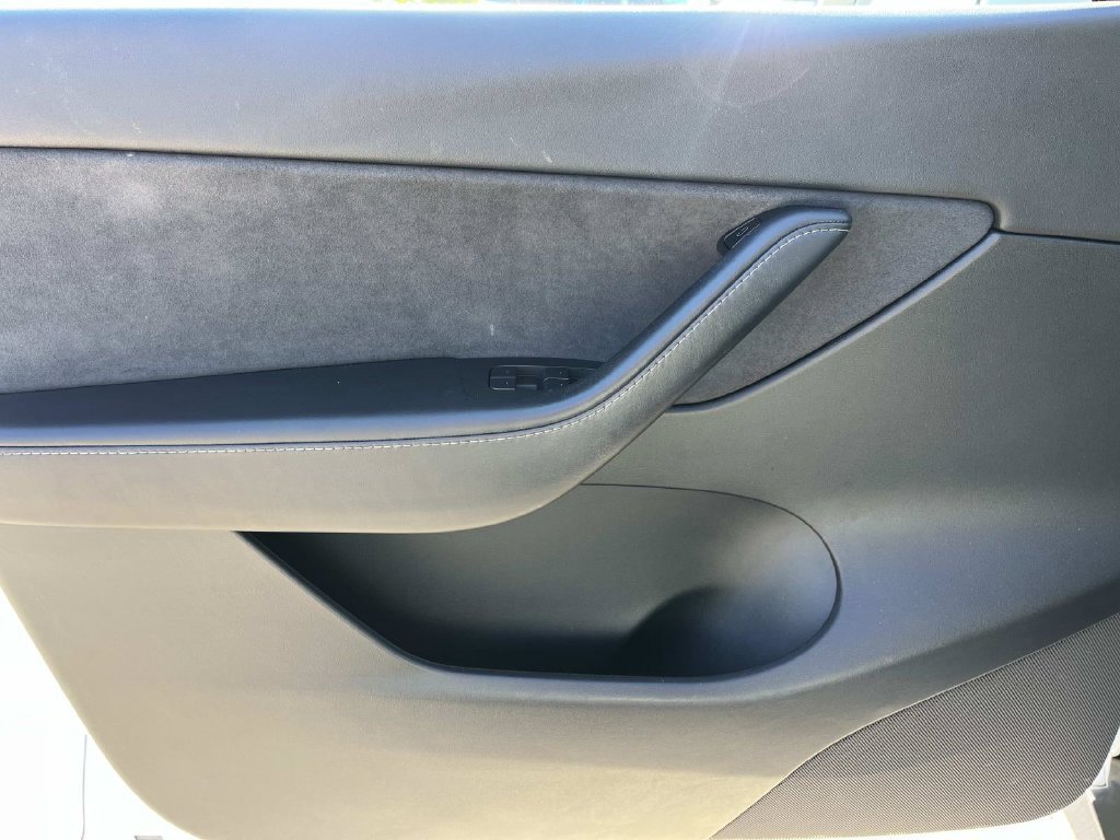 Used 2021 Tesla Model Y Performance AWD/4WD image 16