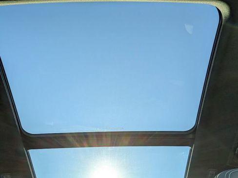 Used 2026 Chevrolet Traverse LT w/ Sun and Wheel Package image 29