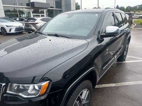 Used 2019 Jeep Grand Cherokee Limited w/ Trailer Tow Group IV AWD/4WD image 4