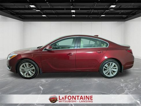 Used 2017 Buick Regal Premium w/ Driver Confidence Package #2 image 4