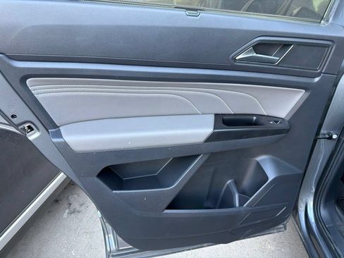 Used 2021 Volkswagen Atlas SE w/ Panoramic Sunroof Package FWD image 8