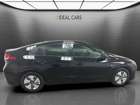 Used 2017 Hyundai Ioniq Blue FWD image 4