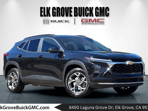 Used 2024 Chevrolet Trax LT FWD image 1