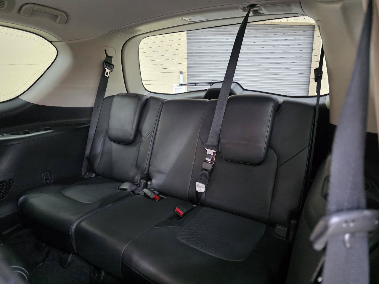 Used 2015 INFINITI QX80 4WD w/ Deluxe Technology Package image 29