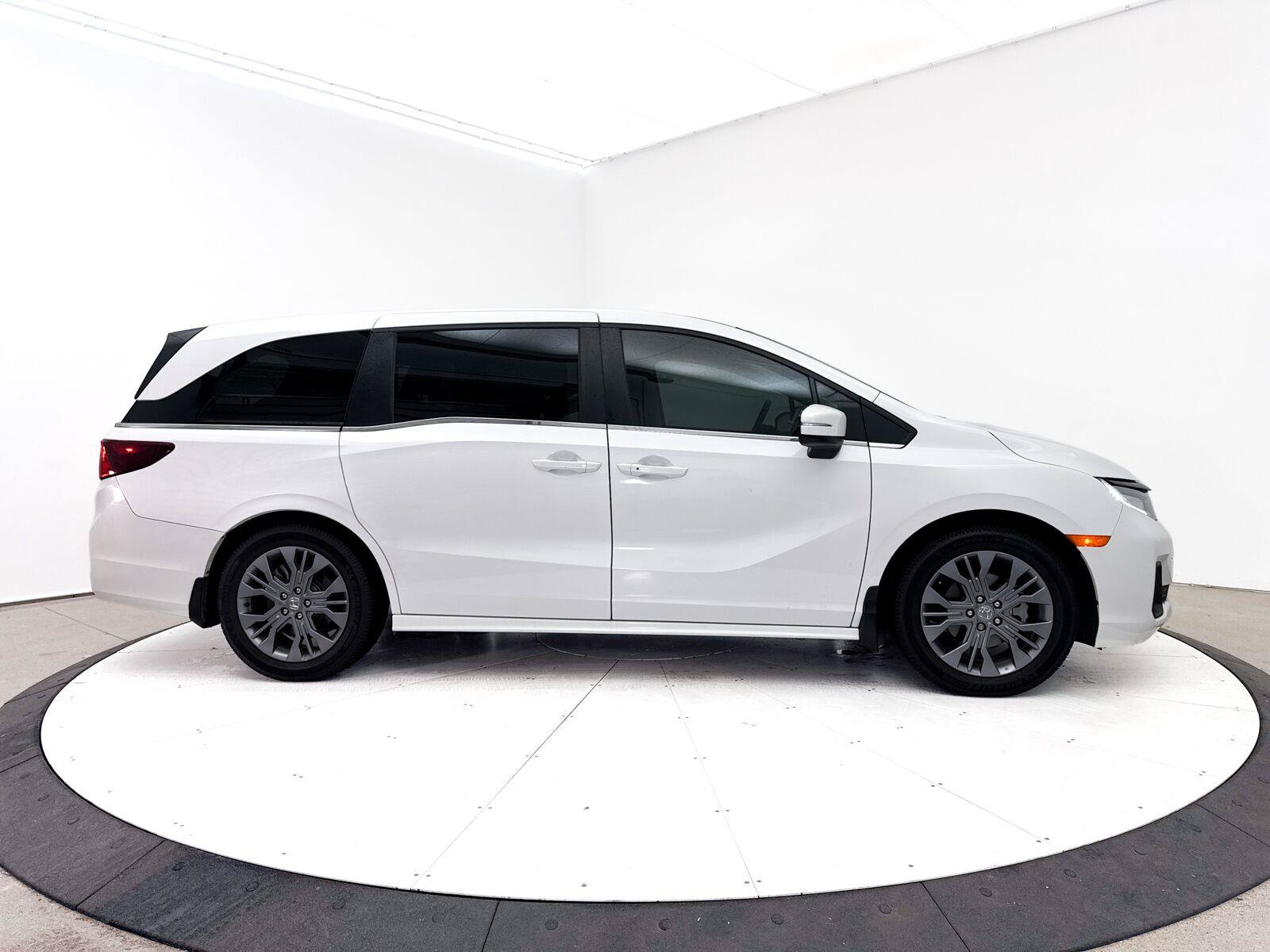 Used 2025 Honda Odyssey Touring image 38