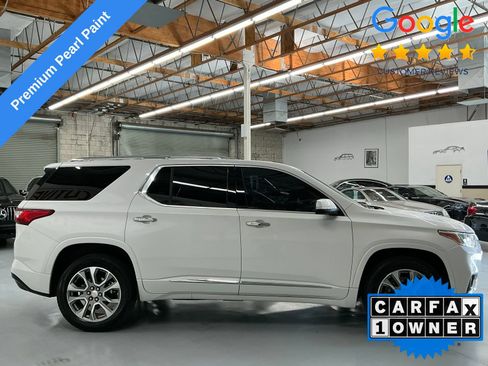 Used 2021 Chevrolet Traverse Premier FWD image 4