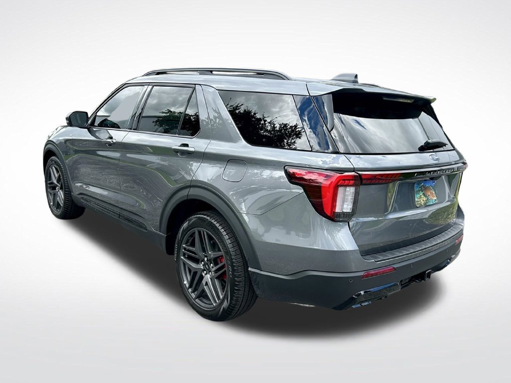 Used 2026 Ford Explorer ST-Line w/ ST-Line Street Pack RWD image 7