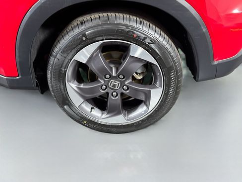 Used 2018 Honda HR-V EX image 33