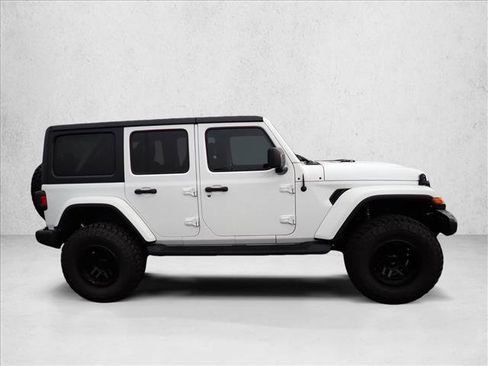Used 2020 Jeep Wrangler Unlimited Sahara w/ Cold Weather Group AWD/4WD image 4