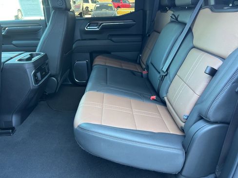 Used 2024 Chevrolet Silverado 1500 High Country w/ Technology Package image 18