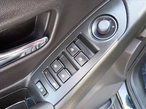 Used 2018 Chevrolet Trax LT w/ LT Convenience Package FWD image 13