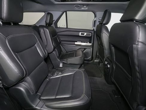 Used 2023 Ford Explorer XLT w/ Equipment Group 202A AWD/4WD image 20