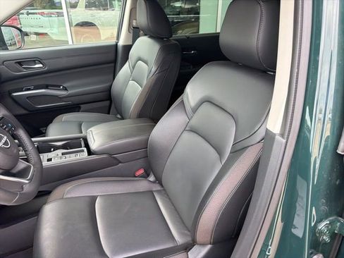 Certified 2025 Nissan Pathfinder SL w/ SL Premium Package image 9